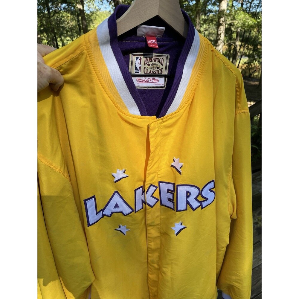 Mitchell & Ness Hardwood Classics Lakers Bomber Jacket Yellow Mens Size 3XL